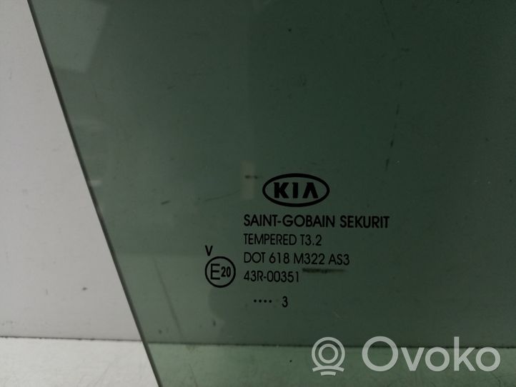 KIA Sportage Маленькое стекло "A" задних дверей 