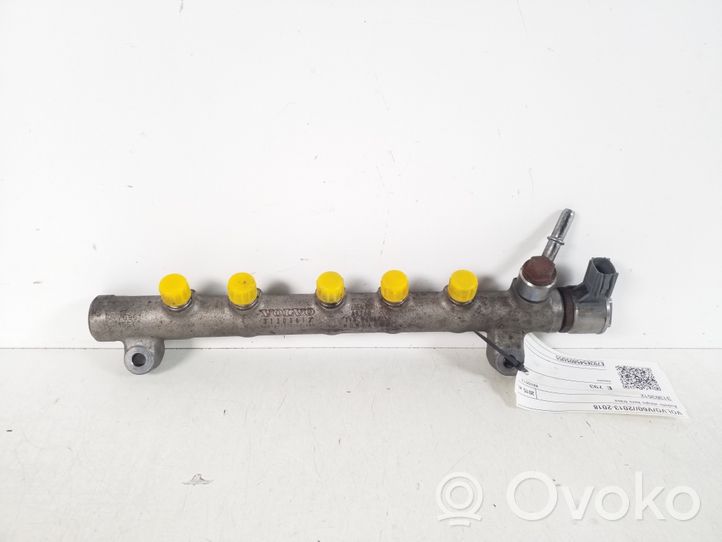 Volvo V60 Fuel main line pipe 31303612