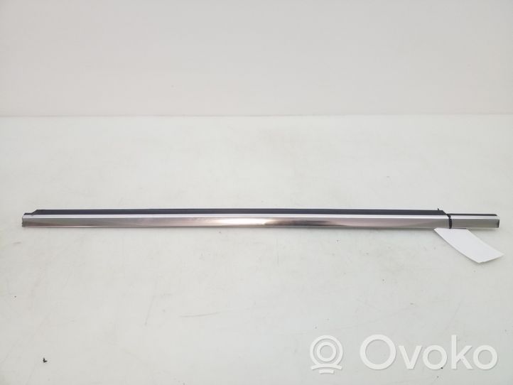 Mercedes-Benz E W212 Rivestimento modanatura del vetro della portiera anteriore A2127250365