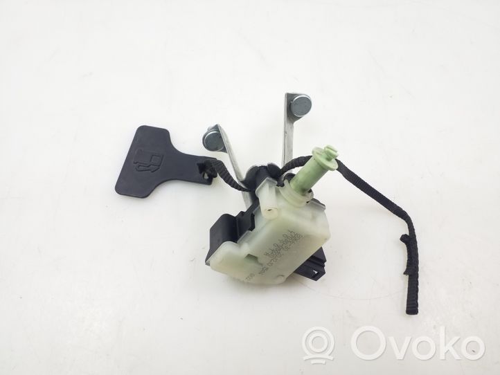 Toyota Avensis T270 Verrouillage du bouchon du réservoir de carburant 7703005020