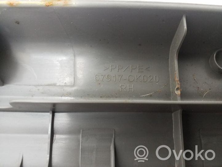 Toyota Hilux (AN10, AN20, AN30) Takaoven kynnyksen suojalista 679170K020