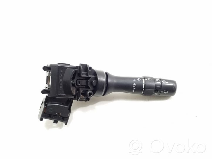 Toyota Avensis T270 Leva/interruttore dell’indicatore di direzione e tergicristallo 8465205210