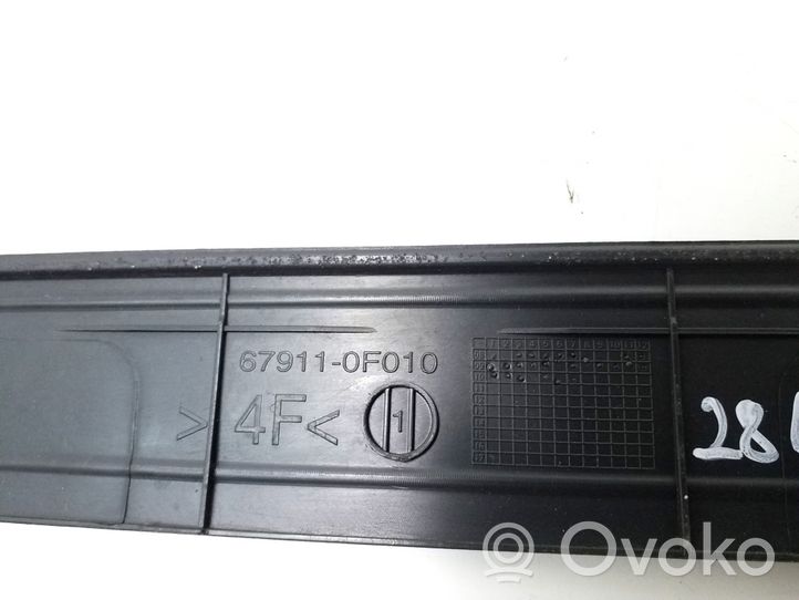 Toyota Verso Copertura del rivestimento del sottoporta anteriore 679110F010