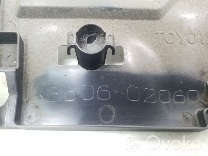 Toyota Auris 150 Muut kojelaudan osat 5560602060