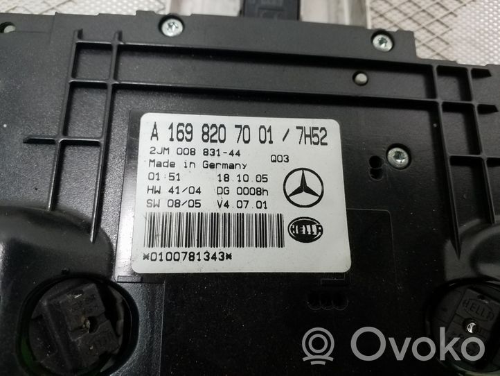 Mercedes-Benz B W245 Etuistuimen valo A1698207001