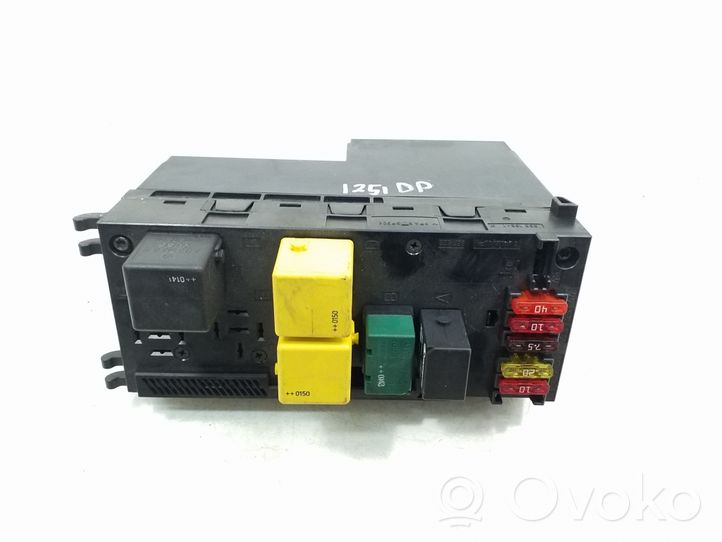 Mercedes-Benz CLK A208 C208 Module de fusibles A2085450132