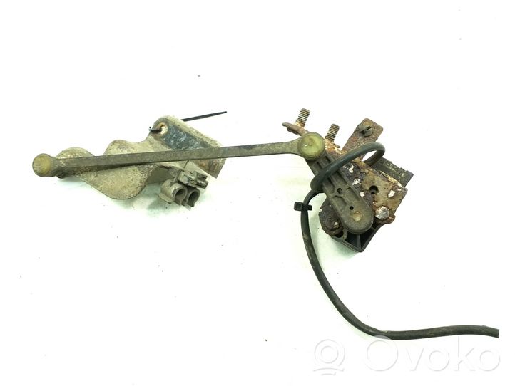 Mercedes-Benz E W210 Sensor de altura del nivel de la suspensión neumática trasera A0105427717