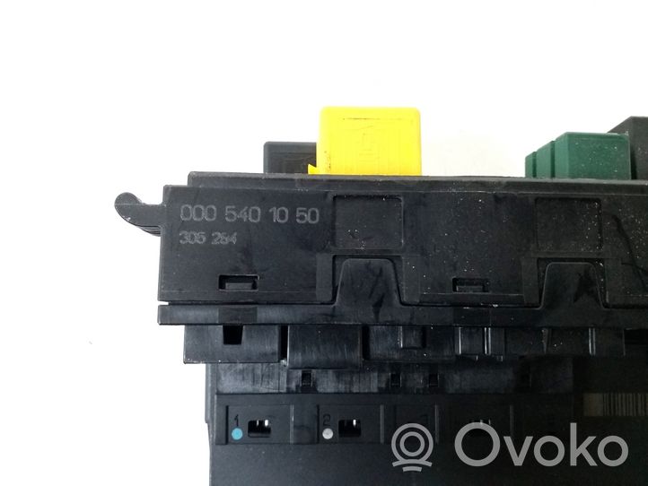 Mercedes-Benz E W210 Module de fusibles A0195455632