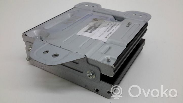 Mercedes-Benz GL X164 Amplificatore A2049820020