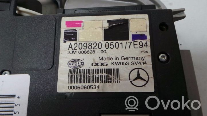 Mercedes-Benz CLK A209 C209 Światło fotela przedniego A2098200501