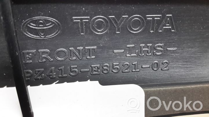 Toyota Corolla Verso E121 Apdailinė priekinio bamperio juosta PZ415E8521