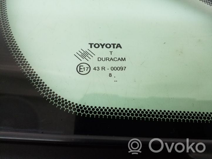 Toyota Verso Finestrino/vetro triangolo anteriore 621100F010