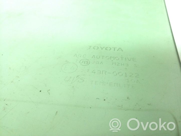 Toyota RAV 4 (XA30) Szyba drzwi tylnych 6810342130