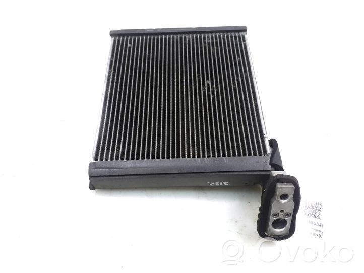 Toyota Avensis T270 Gaisa kondicioniera radiators (salonā) 8850102201