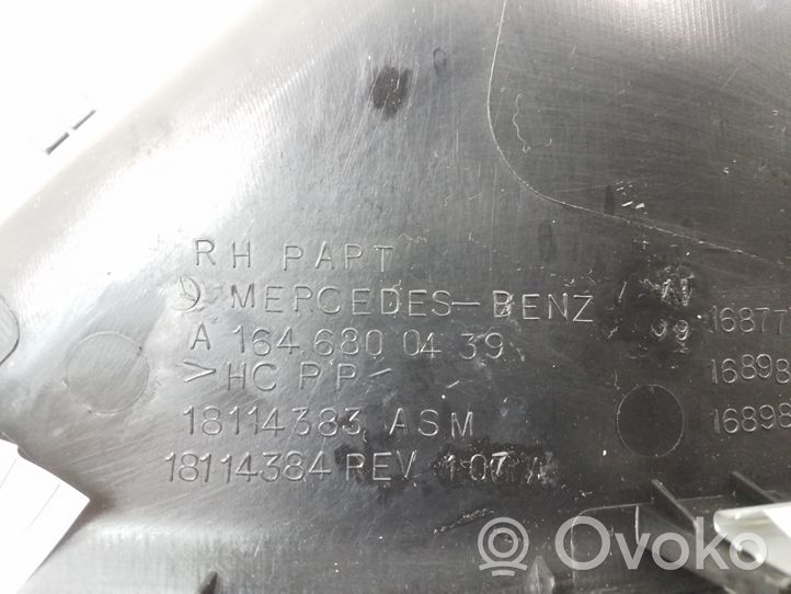 Mercedes-Benz GL X164 Autres pièces du tableau de bord A1646800439