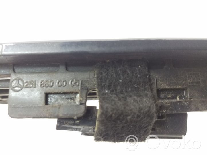 Mercedes-Benz R W251 Kratka wlotu powietrza na maskę A25188000059197