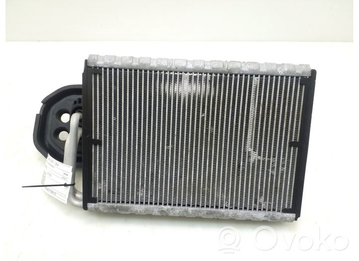 Mercedes-Benz CLS C218 X218 Gaisa kondicioniera radiators (salonā) A2048300258