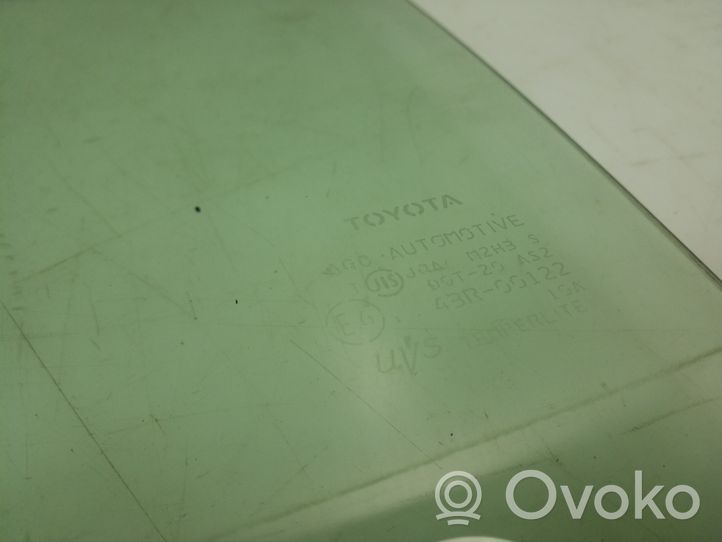 Toyota Urban Cruiser (XP110) Vitre de fenêtre porte arrière 6811452290