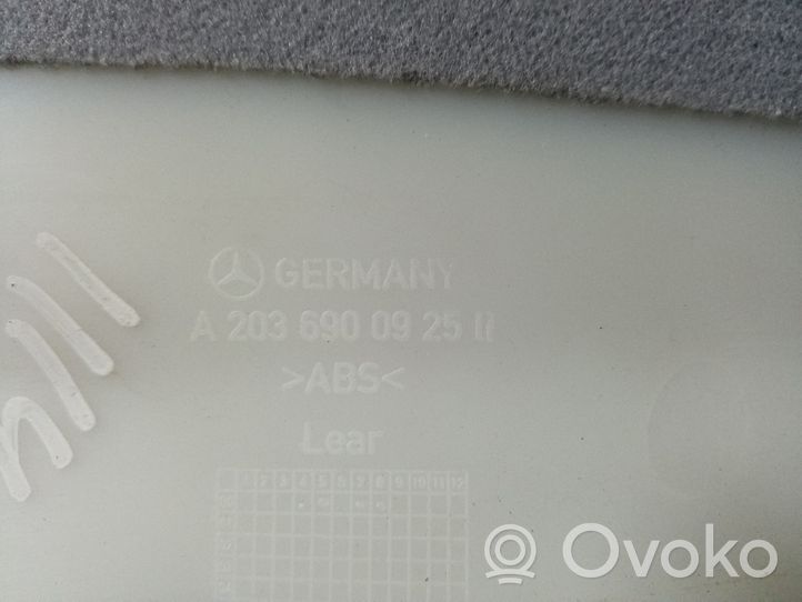 Mercedes-Benz C W203 (A) Revêtement de pilier A2036900925