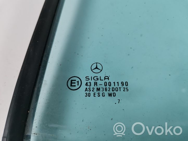 Mercedes-Benz E W210 Fenêtre latérale vitre arrière A2107351109