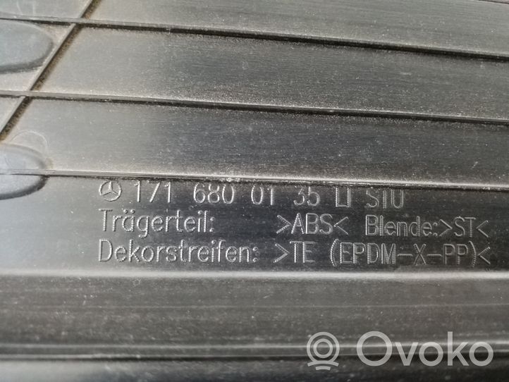 Mercedes-Benz SLK R171 Priekinio slenksčio apdaila (vidinė) A1716800135