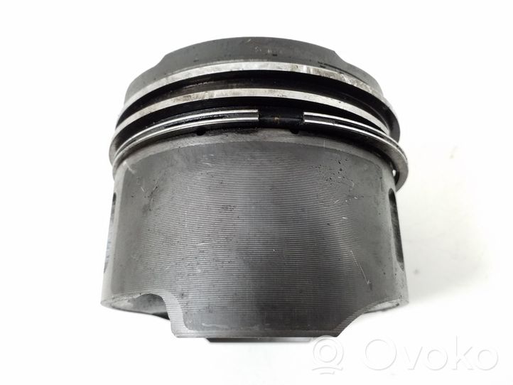 Mercedes-Benz ML W163 Piston with connecting rod A6110300517