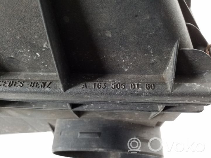 Mercedes-Benz ML W163 Caja del filtro de aire A1635050160