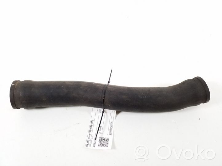 Mercedes-Benz ML W163 Tube d'admission de tuyau de refroidisseur intermédiaire A1635016382