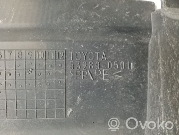 Toyota Avensis T270 Dzinēja pārsega slēdzenes dekoratīvā apdare 53289-05010