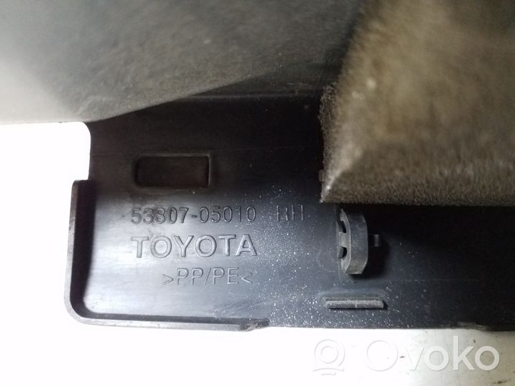 Toyota Avensis T270 Rivestimento della modanatura della chiusura del vano motore/cofano 53807-05010