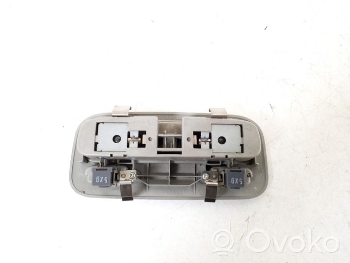 Toyota Corolla E120 E130 Luz del asiento delantero 81260-05051