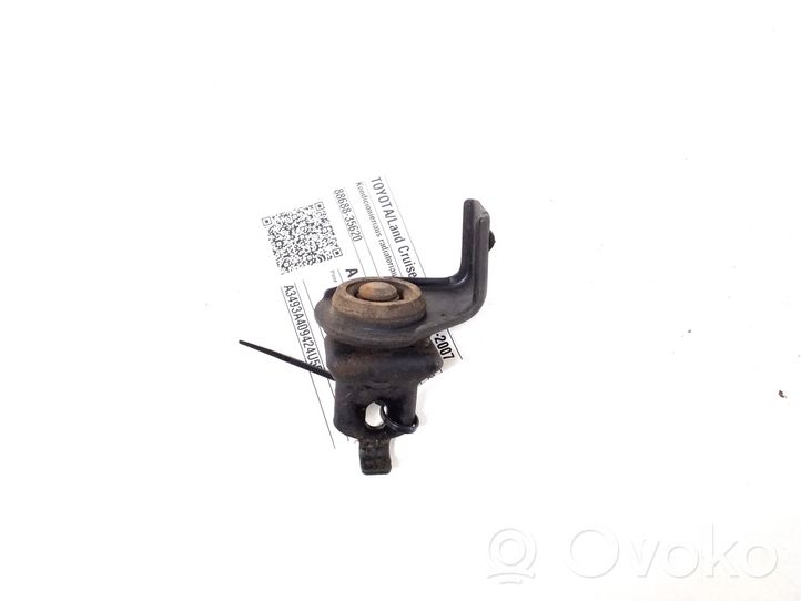 Toyota Land Cruiser (J120) Uchwyt / Mocowanie chłodnicy 88688-35620