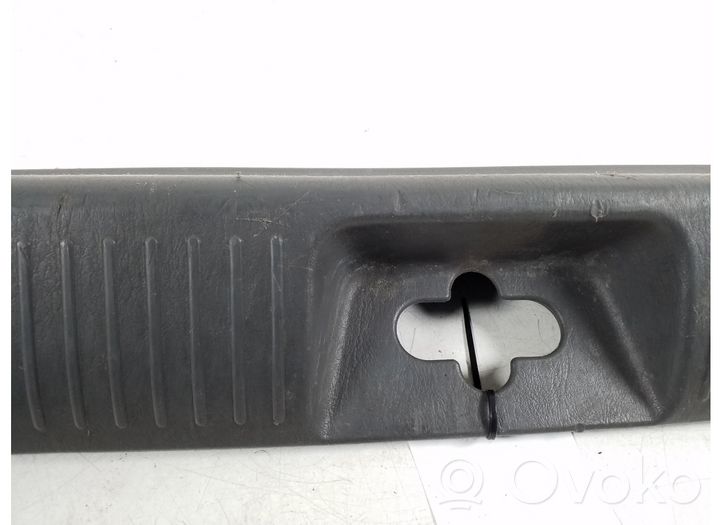 Toyota Previa (XR30, XR40) II Trunk/boot sill cover protection 67935-28040