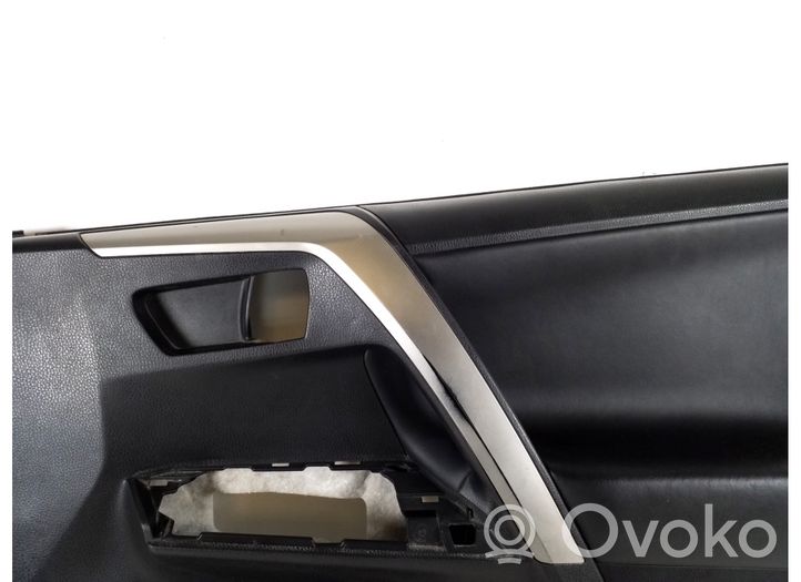 Toyota RAV 4 (XA40) Boczki / Poszycie drzwi przednich 67610-42A90