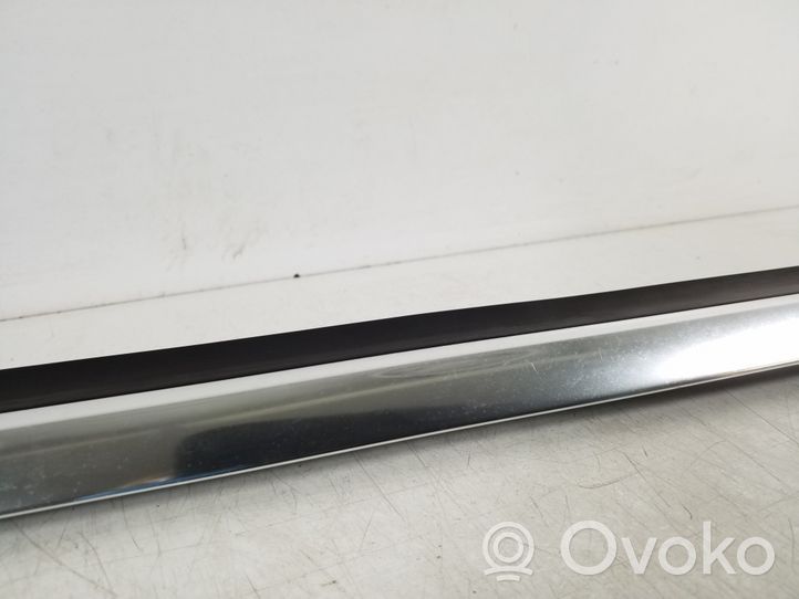 Mercedes-Benz C W204 Rivestimento modanatura del vetro della portiera anteriore A2047251665