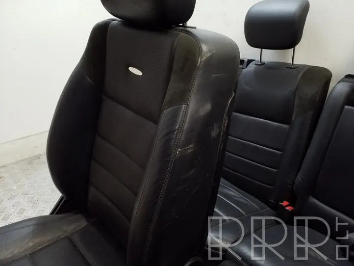 Mercedes-Benz ML W164 Juego interior 