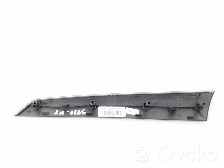 Mercedes-Benz C W204 Moulure/baguette de porte avant A2047202522