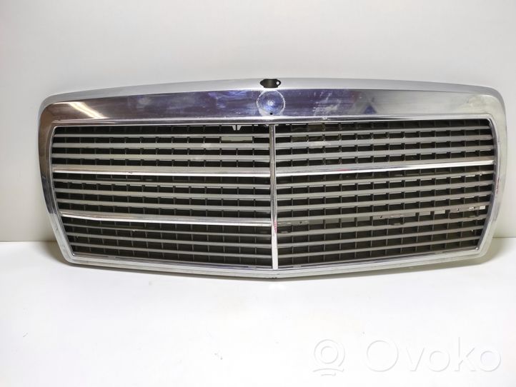 Mercedes-Benz E W124 Atrapa chłodnicy / Grill 2018880123