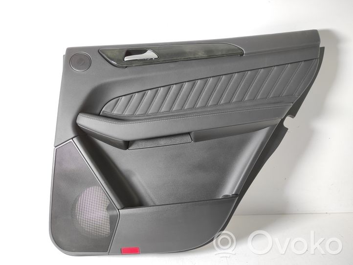 Mercedes-Benz GLS X166 Rivestimento del pannello della portiera posteriore A1667307801