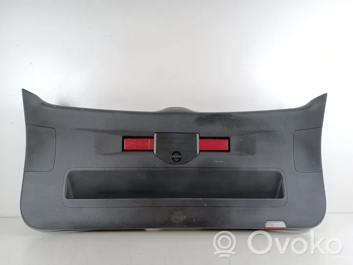 Volkswagen Touareg II Rivestimento portellone 7P6867601