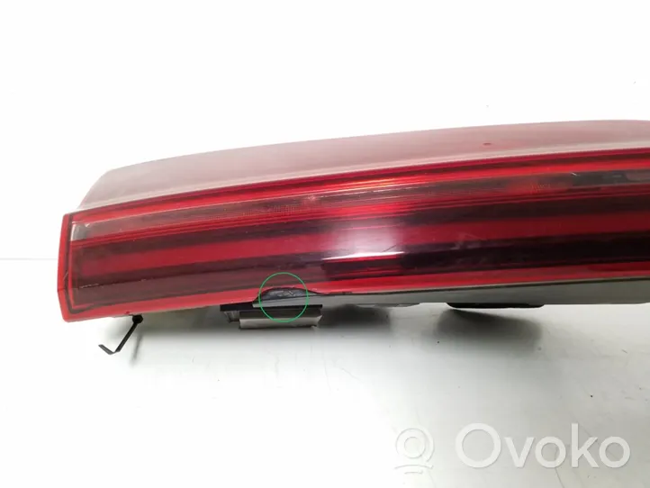 Audi e-tron Lampy tylnej klapy bagażnika 4KE945095D