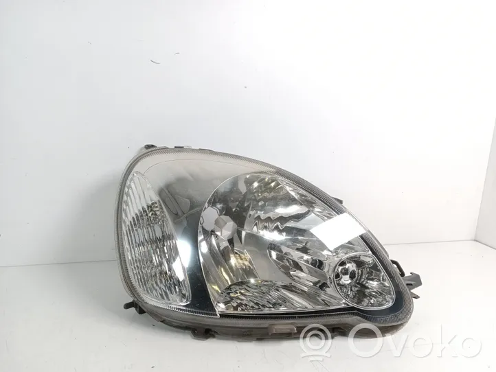 Toyota Yaris Lampa przednia 811300D080