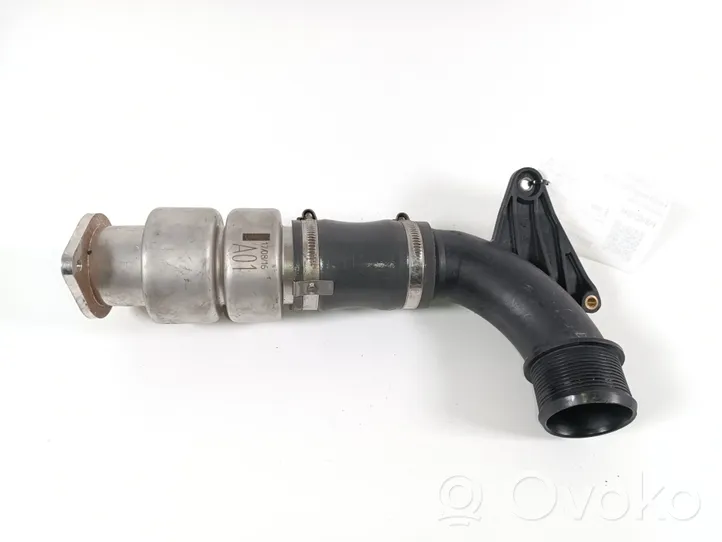 Ford Focus Tube d'admission de tuyau de refroidisseur intermédiaire F1B16C750AA