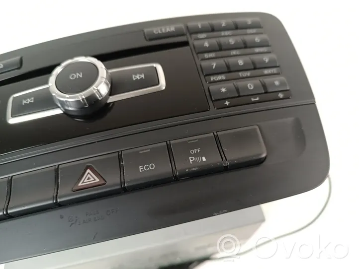 Mercedes-Benz B W246 W242 Radio / CD/DVD atskaņotājs / navigācija A2469000807