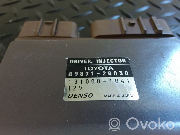 Toyota Corolla Verso E121 Polttoaineen ruiskutuksen ohjainlaite/moduuli 8987120030