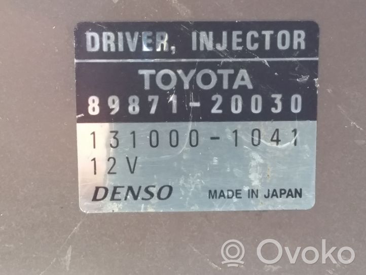 Toyota Corolla Verso E121 Degvielas inžektoru - sprauslu vadības bloks 8987120030