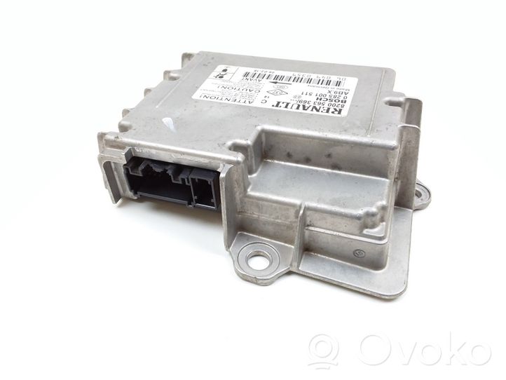 Renault Clio III Module de contrôle airbag 8200563369