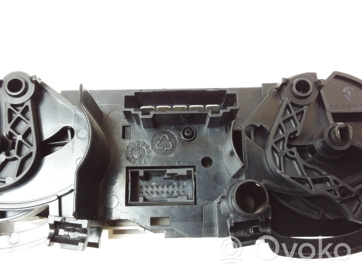 Mitsubishi Colt Oro kondicionieriaus/ šildymo valdymo blokas P7820A158W