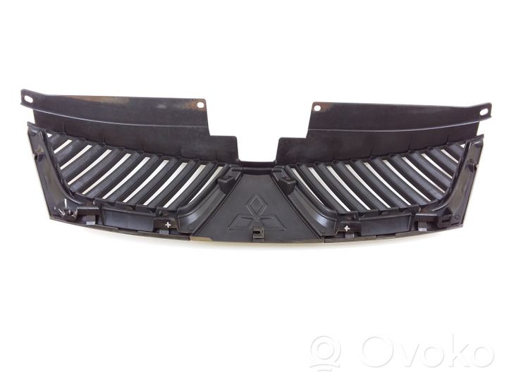 Mitsubishi Outlander Front bumper upper radiator grill 7450A037ZZ