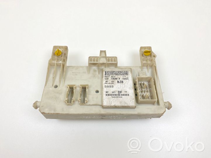 Ford Focus C-MAX Module de fusibles 4B83112040110